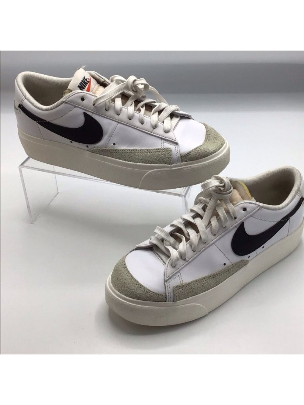 Nike BLAZER LOW PLATFORM [DJ0292-101]  Women’s size 9
